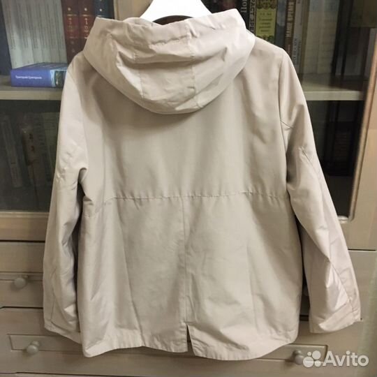 Ветровка женская