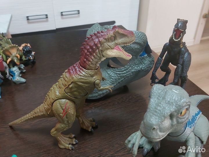 Динозавры jurassic world