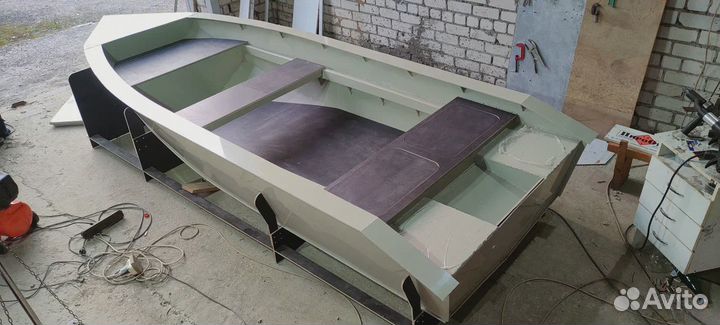 Лодка Striker X4 лайт