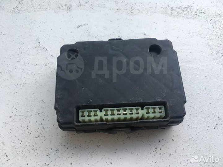 Блок предохранителей Тойота 8264132050