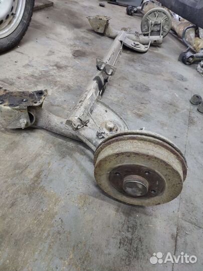 Задняя балка Renault Logan до 2015