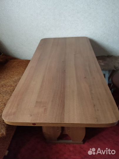 Стол обеденный