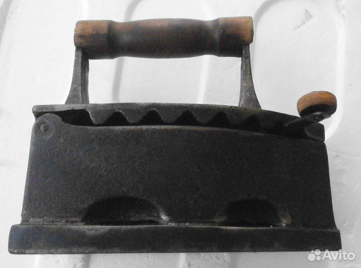Старинный угольный Касимовский утюг