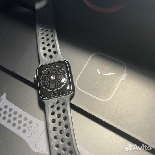 Apple Watch SE 40mm Nike