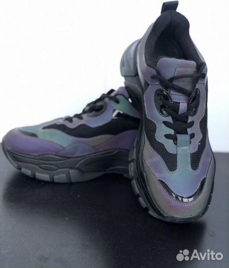 Массивные кроссовки женские р 37