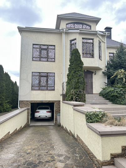 Дом 396,5 м² на участке 10 сот.