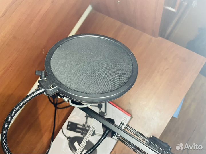 Студийный микрофон