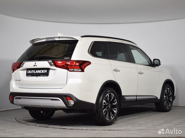 Mitsubishi Outlander 2.0 CVT, 2022