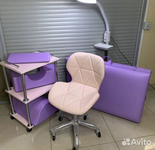 Кушетка.подушечки простыни все в наличии