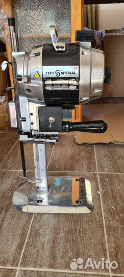 CZD-3 Вертикальный сабельный раскройный нож