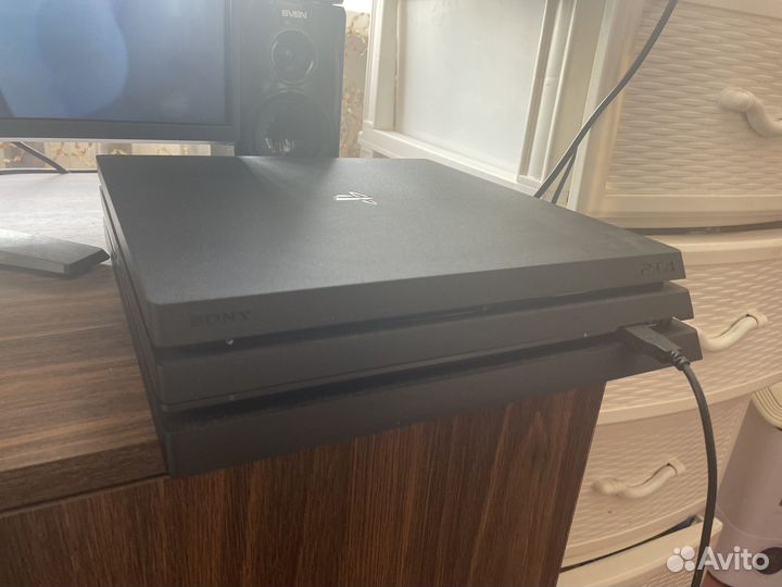 Продаю ps4 pro
