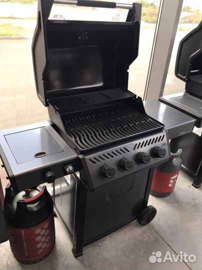 Газовый гриль Napoleon 425 Фристайл