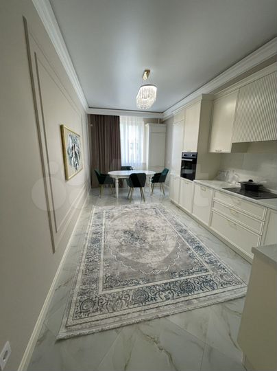 2-к. квартира, 90 м², 9/13 эт.