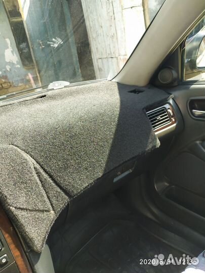 Накидка на панель Toyota Avensis T220 1997-2001г