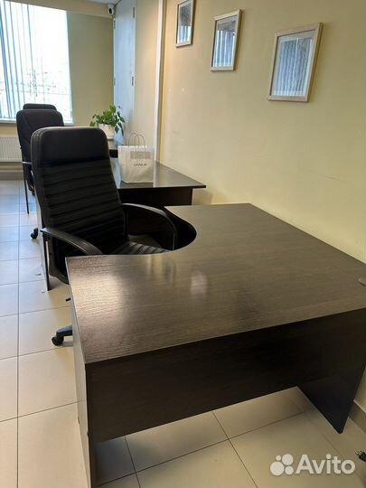 Офисная мебель, столы, кресла, тумбочки, шкафы