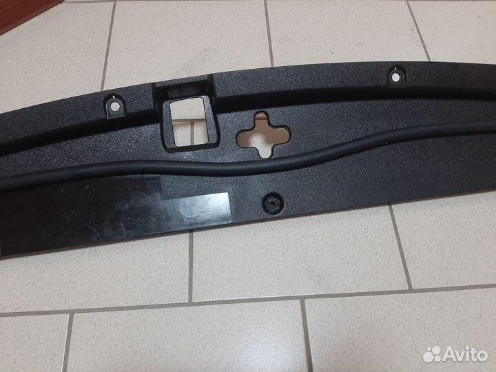 Дефлектор радиатора Land Cruiser 200 2016-21 бензи