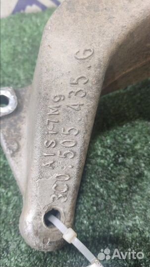 Поворотный кулак задний левый Volkswagen Tiguan