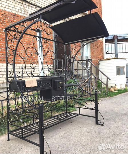 Мангал с крышей