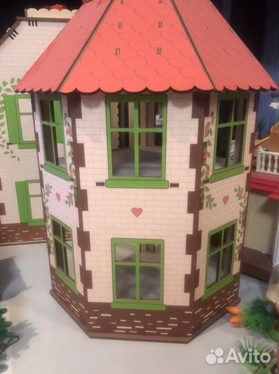 Домик кукольный