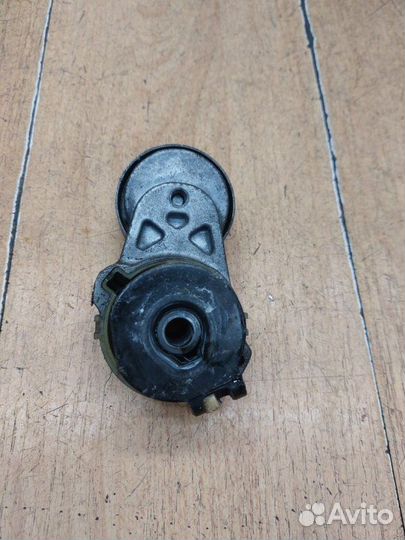 Натяжной ролик приводного ремня Opel Vectra C