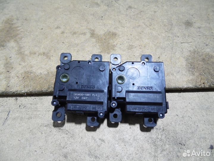 Моторчик заслонки печки Тойота Лексус