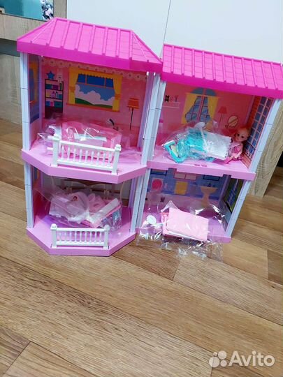 Домик для кукол с мебелью новый