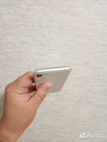 iPhone SE 2020 64гб