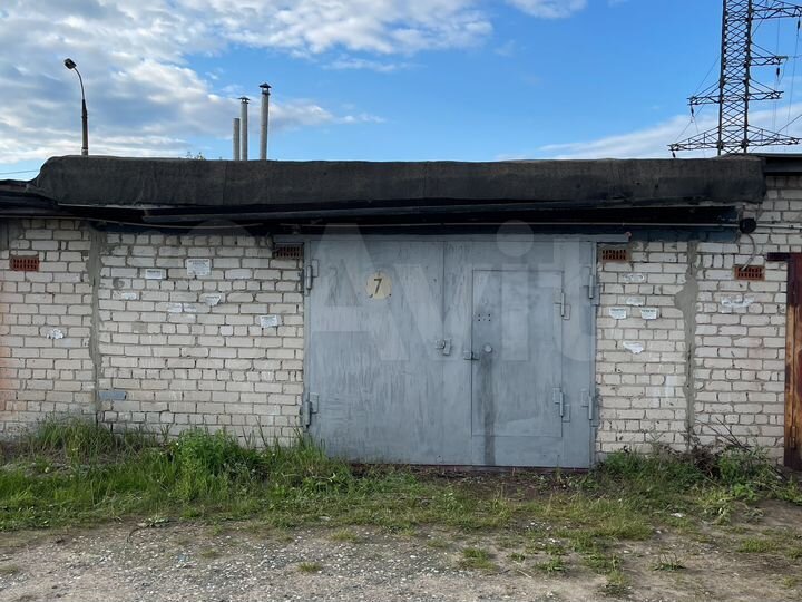 Гараж, > 30 м²