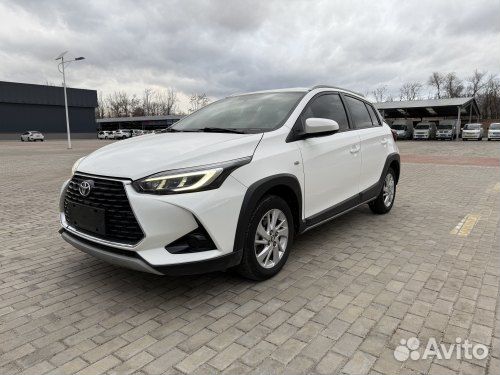 Toyota Yaris 1.5 CVT, 2021, 26 000 км