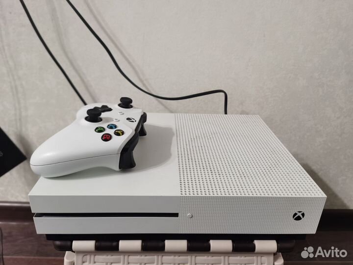 Xbox One s