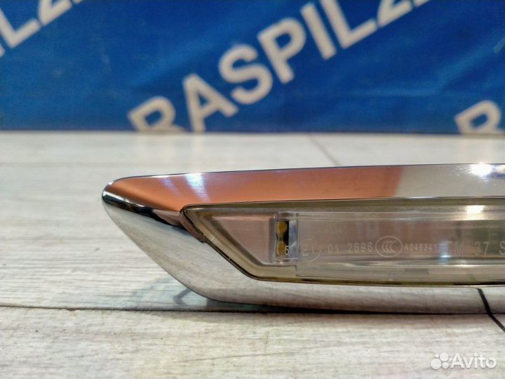 Поворотник в крыле левый Bmw 528I F10 N52B30