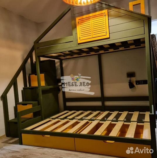 Двухъярусная кровать