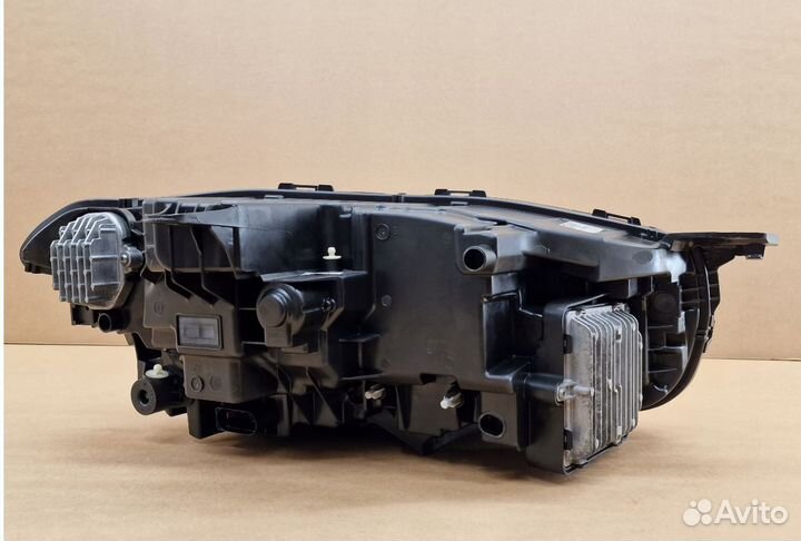 Volvo XC90 II рестайлинг 2019- фара левая