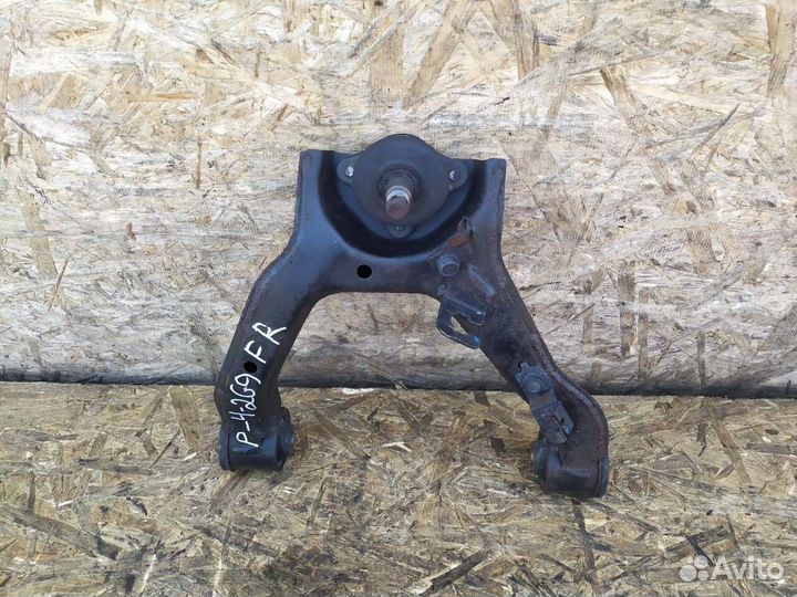 Рычаг Mitsubishi Pajero 4 передний верхний правый