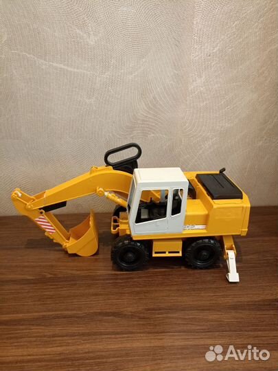 Игрушка Трактор Брудер большой