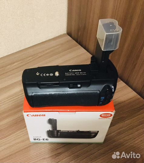 Батарейный блок на Сanon EOS 5 D Mark ll