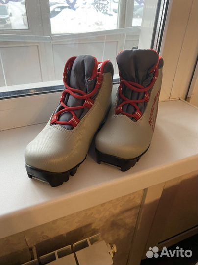 Лыжные ботинки