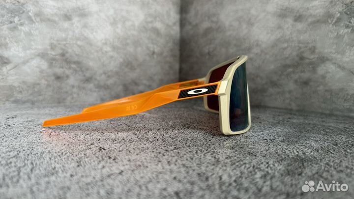 Эксклюзив Oakley Sutro Sand Orange Prizm Snow