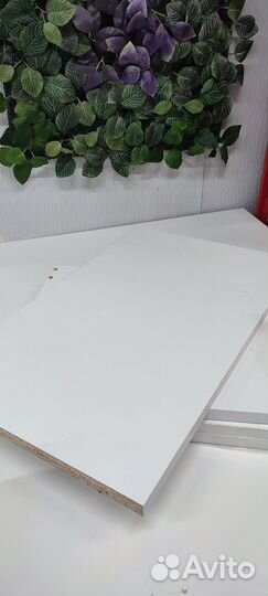 Полка IKEA утруста