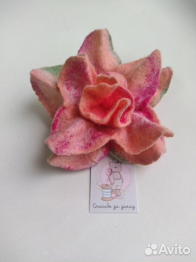 Брошь ручной работы