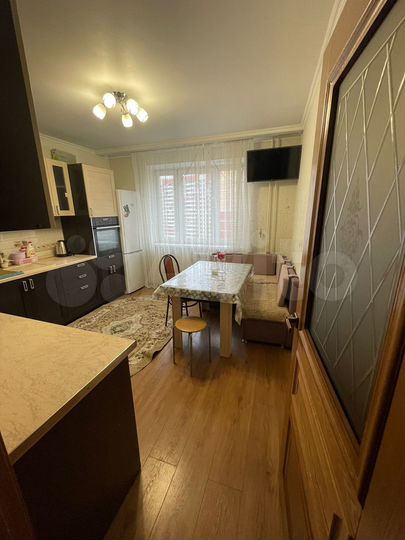 2-к. квартира, 60 м², 11/17 эт.