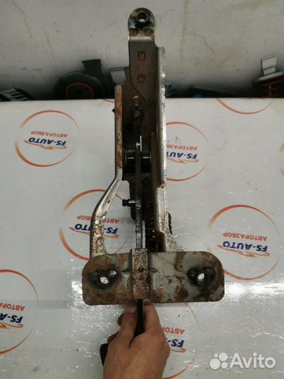 Педаль тормоза Nissan Qashqai 1.6 HR16DE 2012