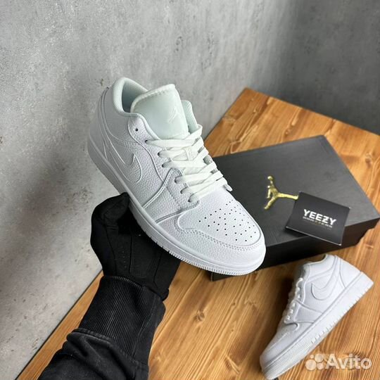 Кроссовки Air Jordan 1 Retro Low Pure Platinum