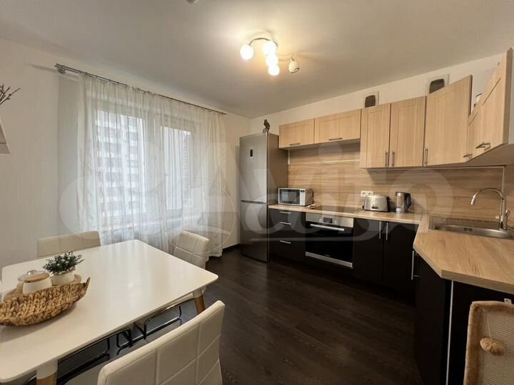 2-к. квартира, 55 м², 5/17 эт.