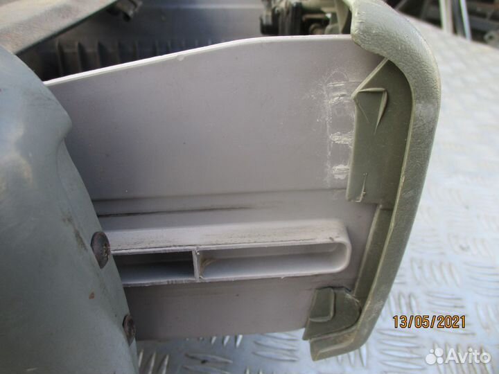 Подиум передних сидений Dodge Caravan 3 цена за шт