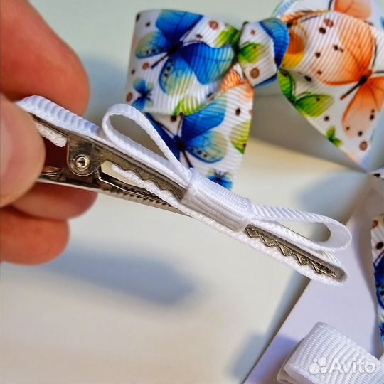 Белый набор резинок и заколок для волос