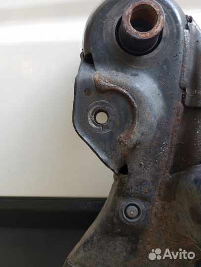 Подрамник toyota siena полный привод 2012