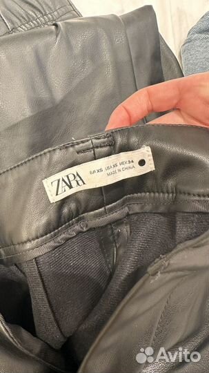 Брюки из экокожи zara