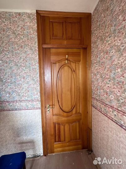 Дверь из массива дерева бу