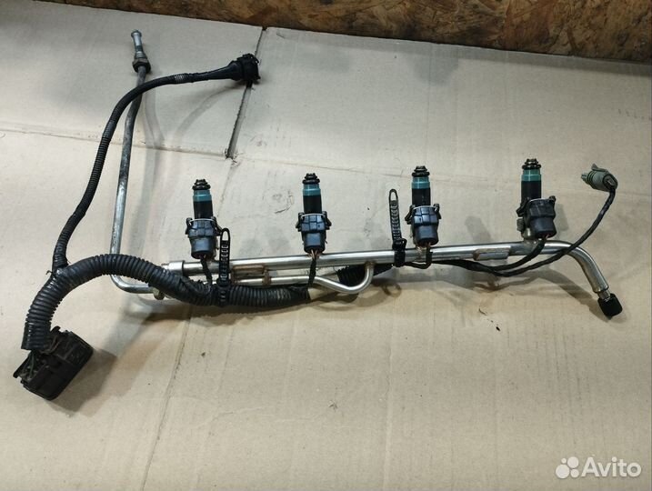 Топливная рампа с форсунками Калина 1.4 16 кл